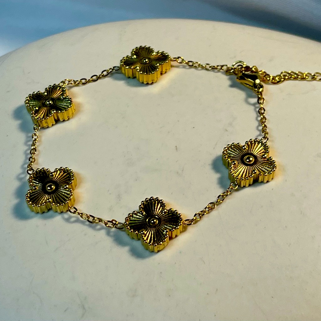 Gold Clover Bracelet Designer Luxury Style Gold Plated Stainless Quatrefoil